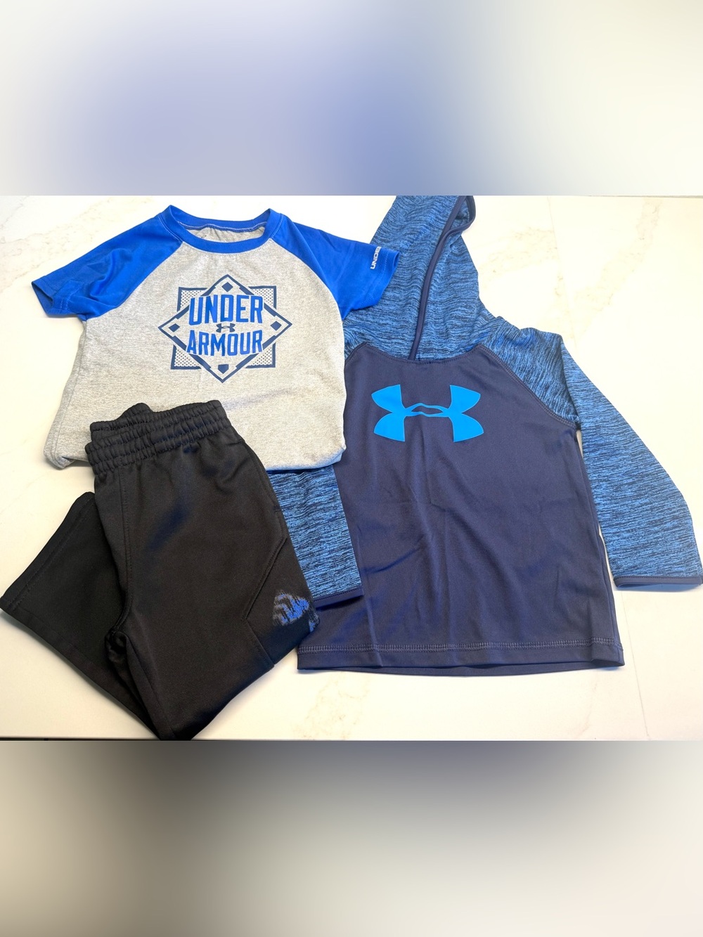 Boys Under Armour 3 Piece Athletic Outfit Set Blue Gray Black Size 2T